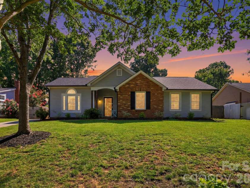 14848 Rothwell Drive, Mint Hill, NC 28227.  MLS# CAR4397392, YatesRealty ID 34316. 
