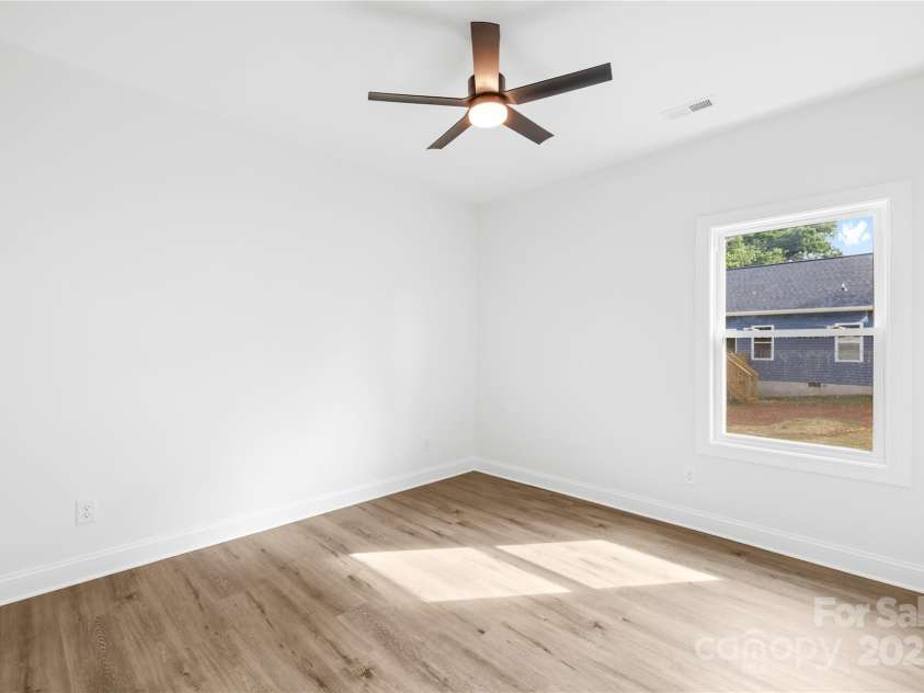 404 Greenbriar Road, Statesville, NC 28625.  MLS# CAR4250661, YatesRealty ID 34317. 