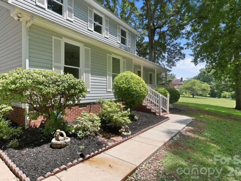 630 Timberlane Trail, Salisbury, NC 28147.  MLS# CAR4399117, YatesRealty ID 34317. 