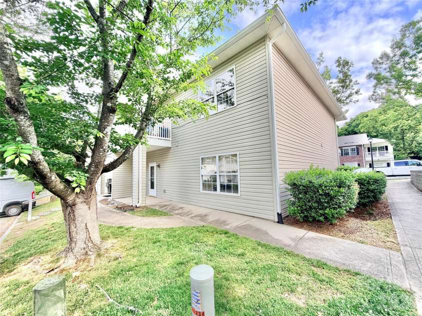 21230 Hickory Street, Cornelius, NC 28031.  MLS# CAR4374106, YatesRealty ID 34318. 