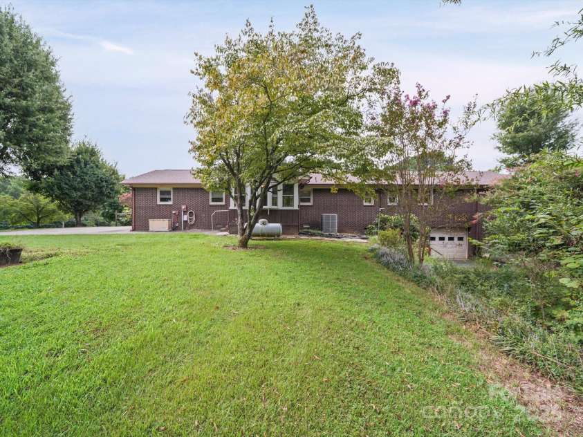 40867 Deer Haven Drive, Albemarle, NC 28001.  MLS# CAR4293491, YatesRealty ID 34318. 