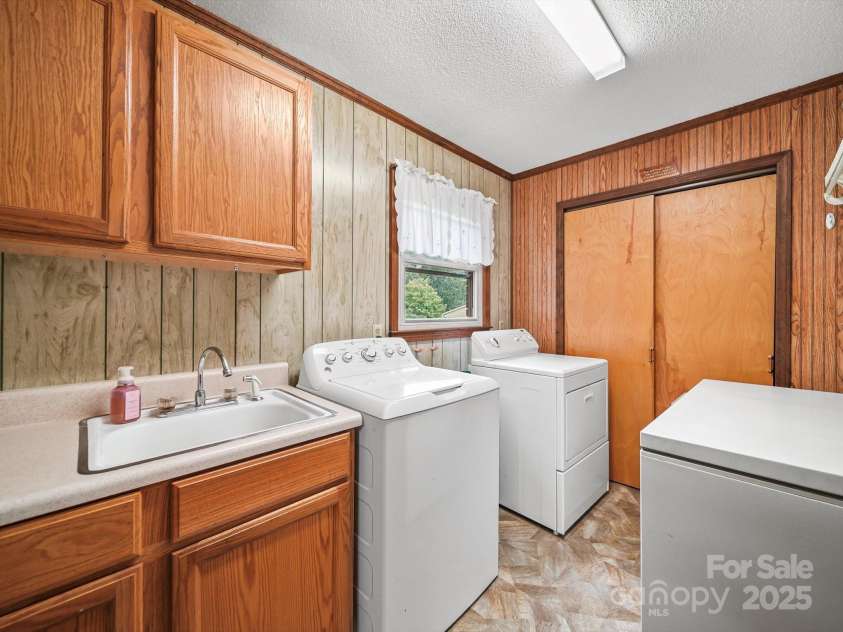 40867 Deer Haven Drive, Albemarle, NC 28001.  MLS# CAR4293491, YatesRealty ID 34318. Laundry Room