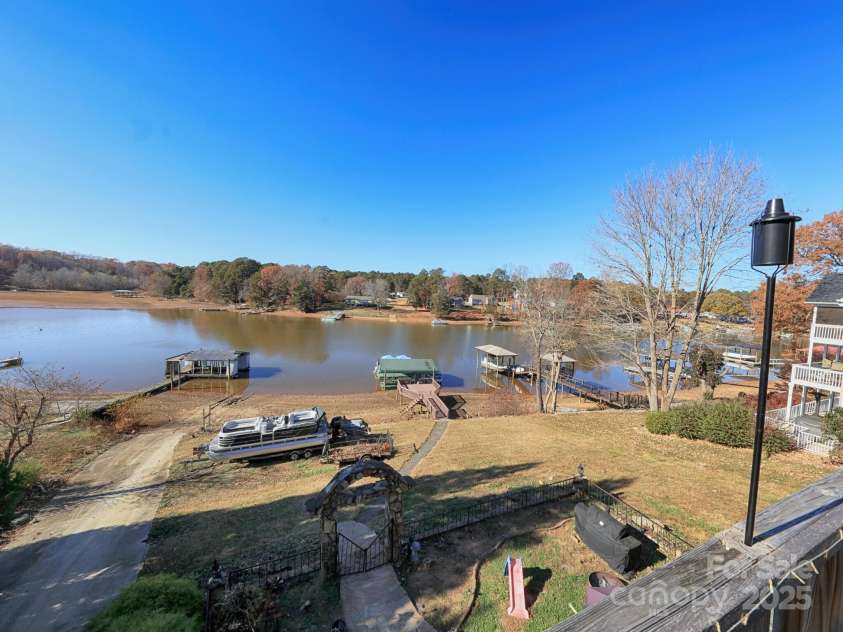 6860 Shade Tree Lane, Sherrills Ford, NC 28673.  MLS# CAR4087188, YatesRealty ID 3432. 