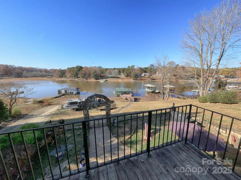 6860 Shade Tree Lane, Sherrills Ford, NC 28673.  MLS# CAR4087188, YatesRealty ID 3432. 