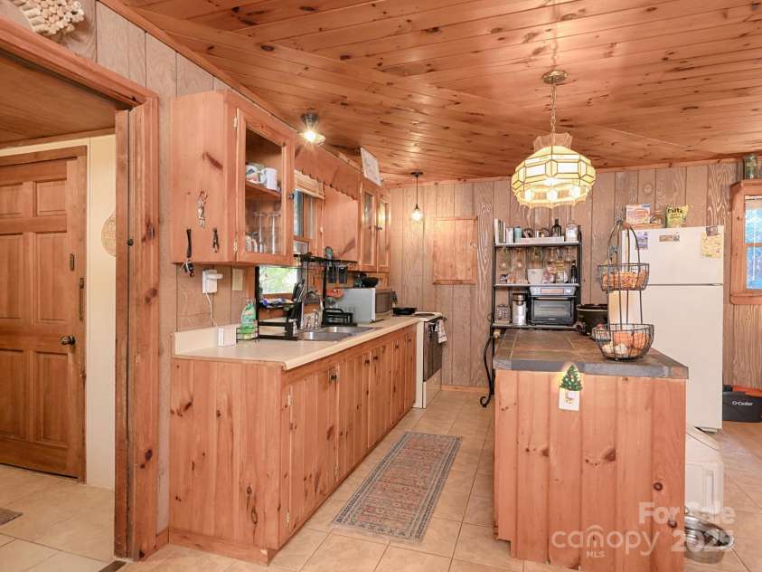 6860 Shade Tree Lane, Sherrills Ford, NC 28673.  MLS# CAR4087188, YatesRealty ID 3432. 