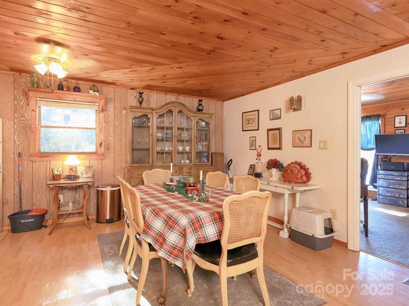 6860 Shade Tree Lane, Sherrills Ford, NC 28673.  MLS# CAR4087188, YatesRealty ID 3432. 