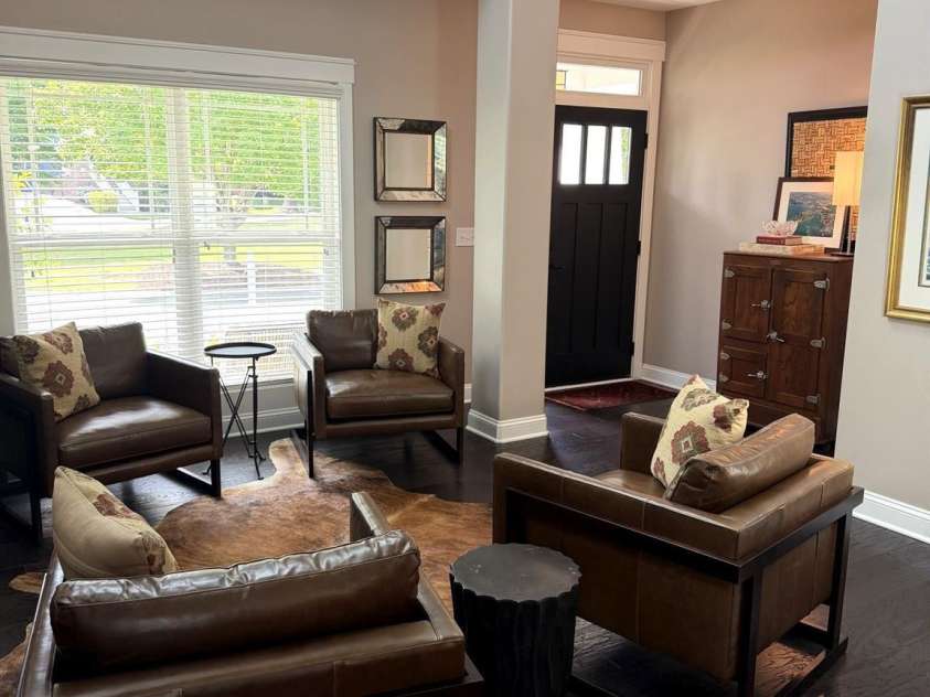 18027 Northport Drive, Cornelius, NC 28031.  MLS# CAR4395326, YatesRealty ID 34320. Living Room