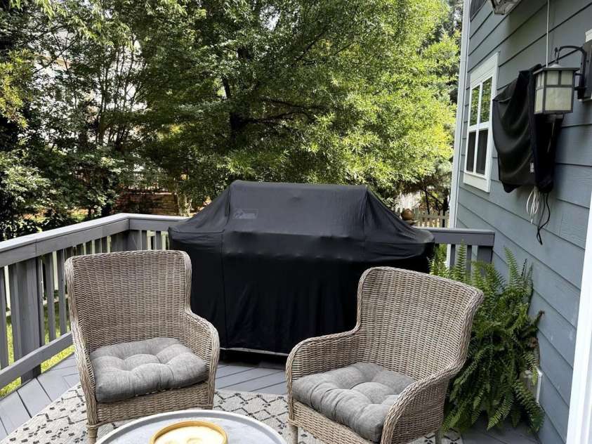 18027 Northport Drive, Cornelius, NC 28031.  MLS# CAR4395326, YatesRealty ID 34320. Outside Deck