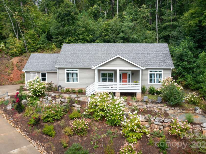 209 Patriots Drive, Asheville, NC 28805.  MLS# CAR4291919, YatesRealty ID 34321. YES! 209 Patriots Drive is waiting for you...