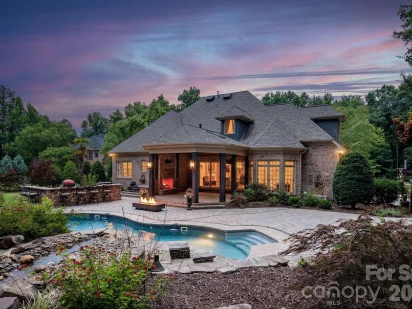 3582 Farmstone Court, Kannapolis, NC 28081.  MLS# CAR4398629, YatesRealty ID 34321. 