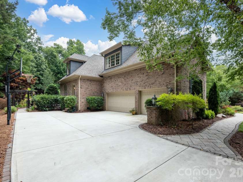 3582 Farmstone Court, Kannapolis, NC 28081.  MLS# CAR4398629, YatesRealty ID 34321. 
