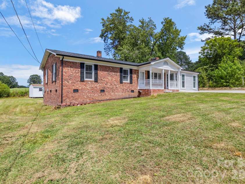 904 Long Street, Oakboro, NC 28129.  MLS# CAR4392610, YatesRealty ID 34322. 