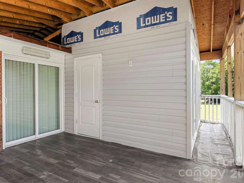 904 Long Street, Oakboro, NC 28129.  MLS# CAR4392610, YatesRealty ID 34322. 