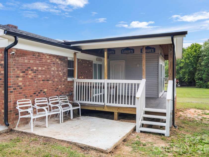 904 Long Street, Oakboro, NC 28129.  MLS# CAR4392610, YatesRealty ID 34322. 