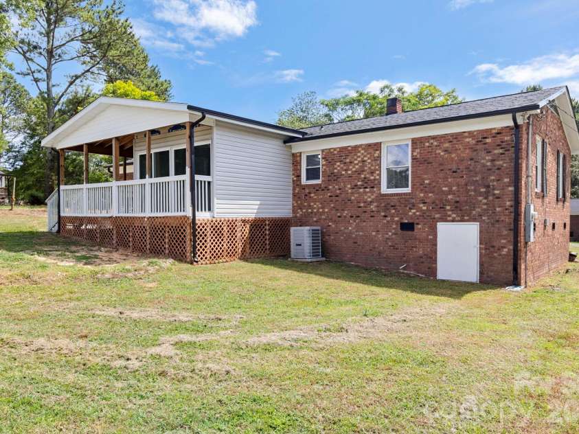 904 Long Street, Oakboro, NC 28129.  MLS# CAR4392610, YatesRealty ID 34322. 