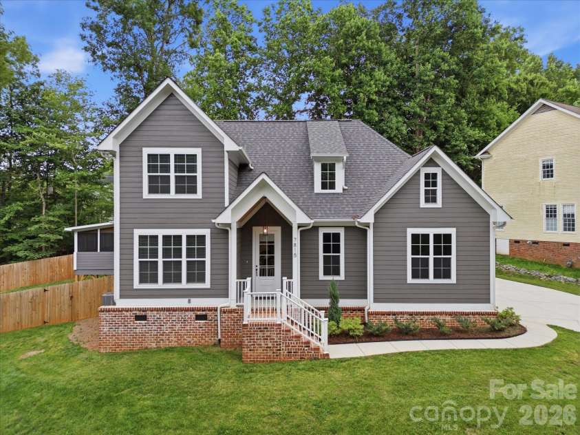 7815 Red Oaks Trail, Waxhaw, NC 28173.  MLS# CAR4389523, YatesRealty ID 34323. 