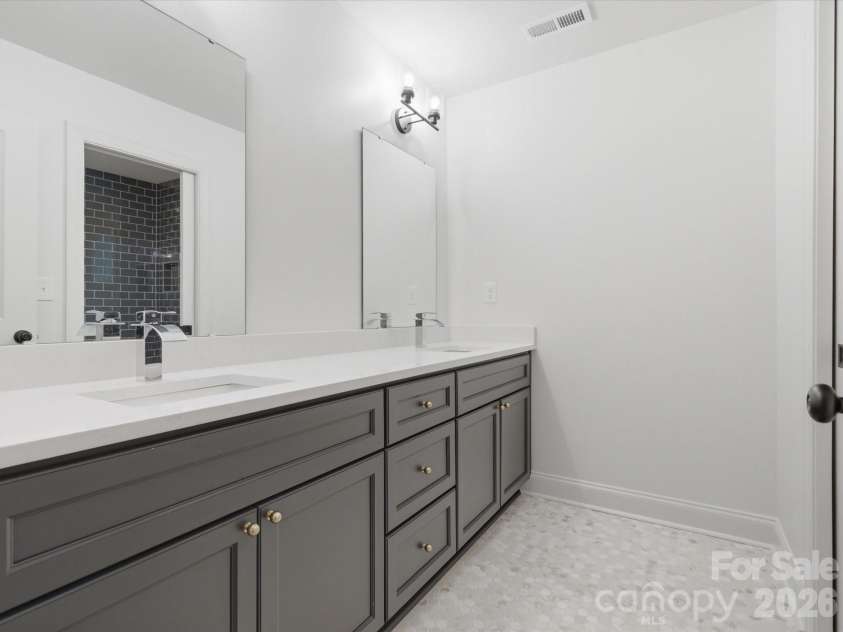 7815 Red Oaks Trail, Waxhaw, NC 28173.  MLS# CAR4389523, YatesRealty ID 34323. 