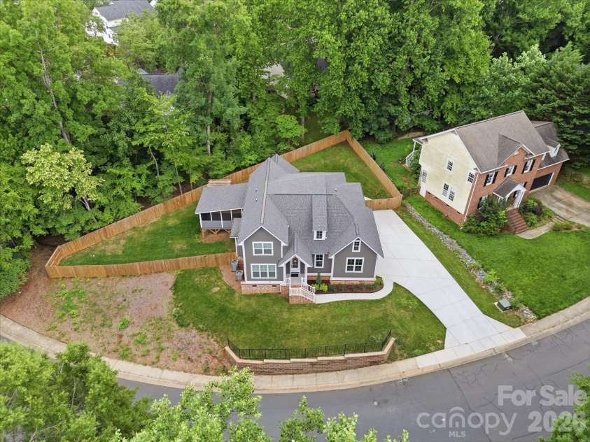 7815 Red Oaks Trail, Waxhaw, NC 28173.  MLS# CAR4389523, YatesRealty ID 34323. 