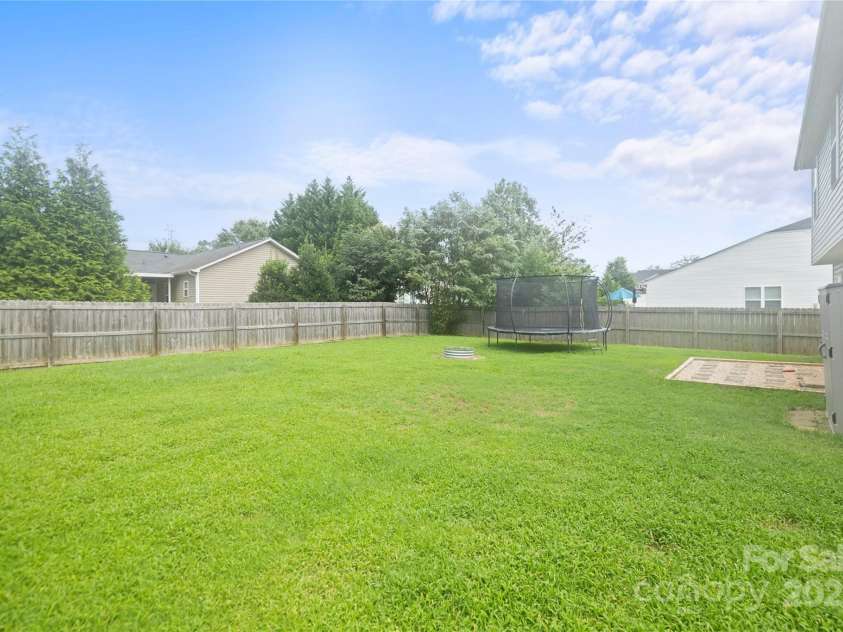 127 Lauren Lane, Lincolnton, NC 28092.  MLS# CAR4285833, YatesRealty ID 34324. 