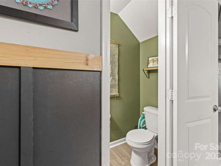 127 Lauren Lane, Lincolnton, NC 28092.  MLS# CAR4285833, YatesRealty ID 34324. 