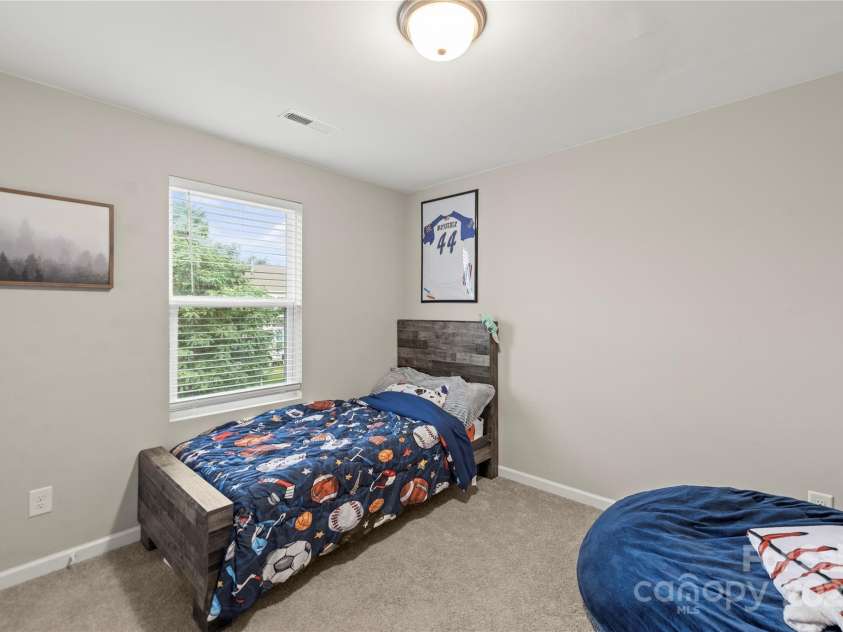 127 Lauren Lane, Lincolnton, NC 28092.  MLS# CAR4285833, YatesRealty ID 34324. 