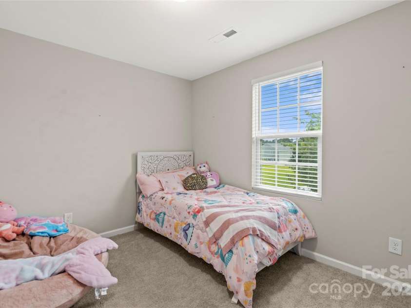 127 Lauren Lane, Lincolnton, NC 28092.  MLS# CAR4285833, YatesRealty ID 34324. 