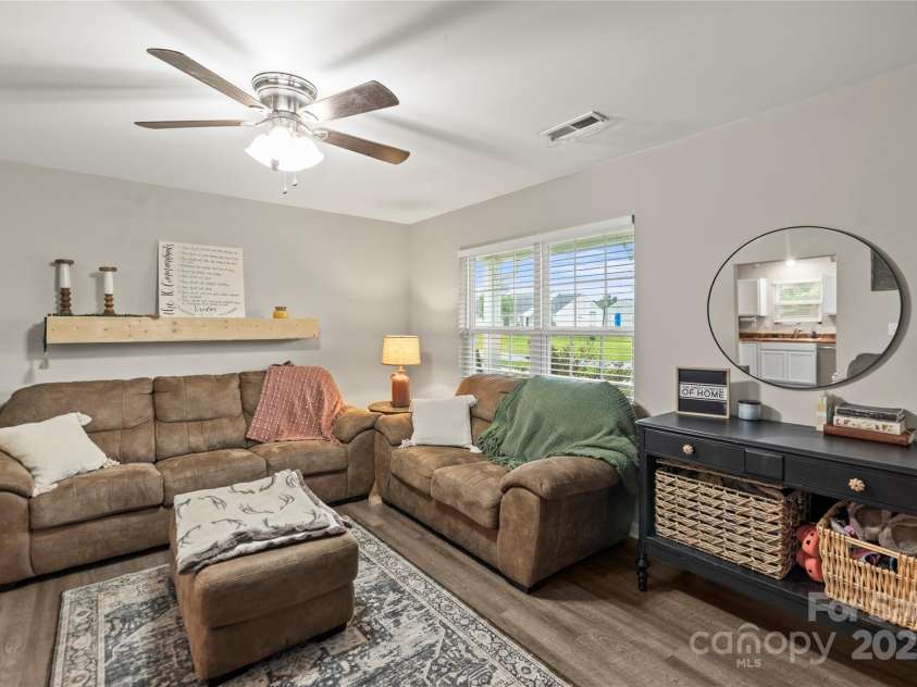 127 Lauren Lane, Lincolnton, NC 28092.  MLS# CAR4285833, YatesRealty ID 34324. 