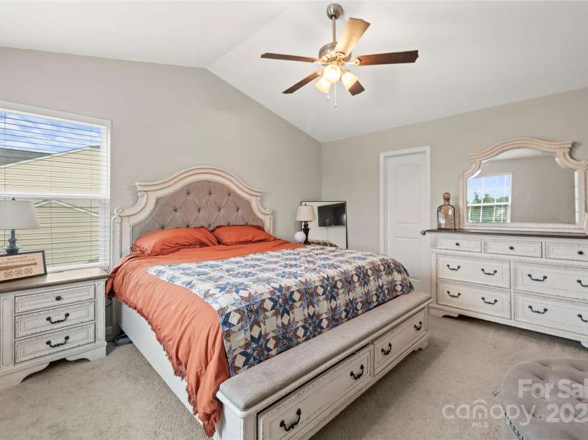 127 Lauren Lane, Lincolnton, NC 28092.  MLS# CAR4285833, YatesRealty ID 34324. 