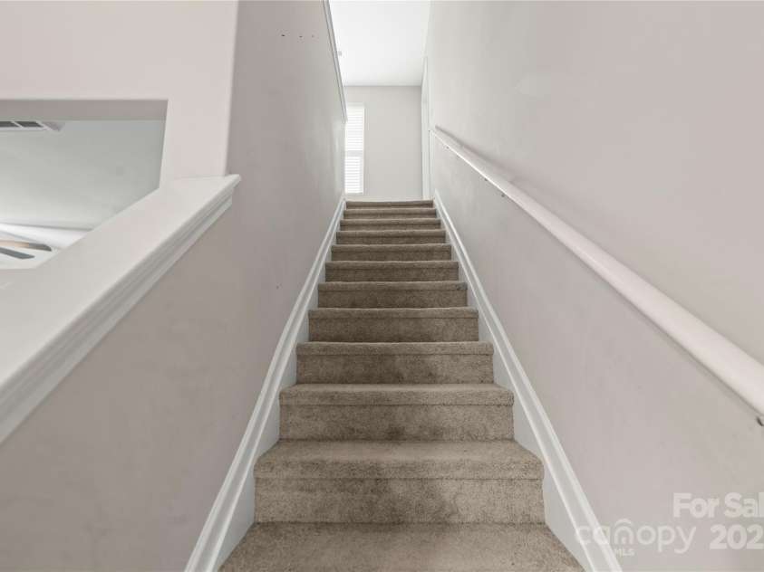 127 Lauren Lane, Lincolnton, NC 28092.  MLS# CAR4285833, YatesRealty ID 34324. 