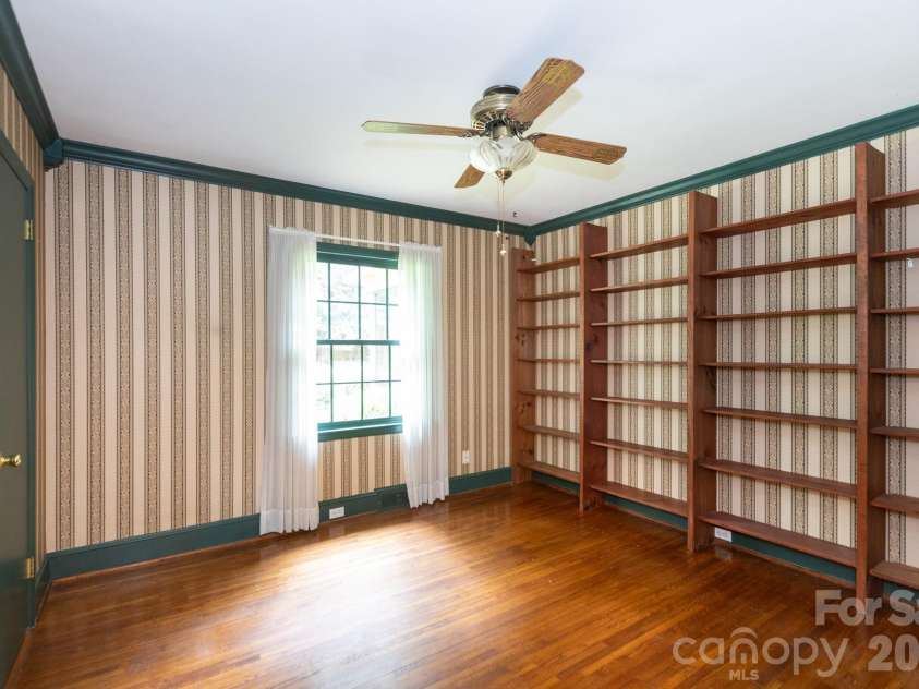 5511 Robinhood Road, Charlotte, NC 28211.  MLS# CAR4394912, YatesRealty ID 34324. 