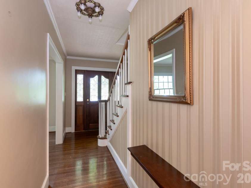 5511 Robinhood Road, Charlotte, NC 28211.  MLS# CAR4394912, YatesRealty ID 34324. 