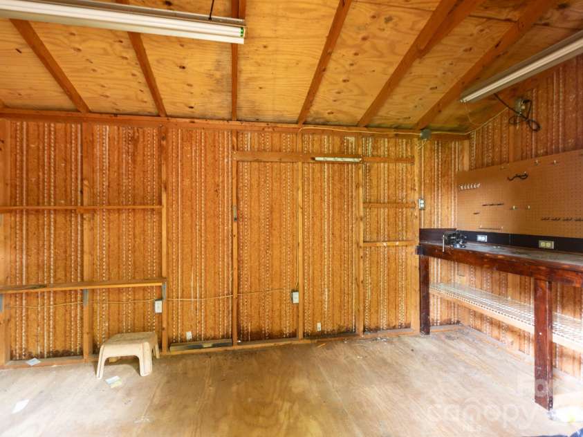 5511 Robinhood Road, Charlotte, NC 28211.  MLS# CAR4394912, YatesRealty ID 34324. 