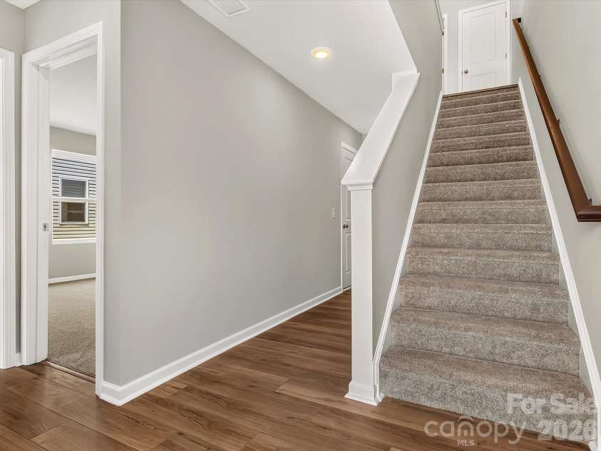 6557 Fire Lily Lane, Charlotte, NC 28216.  MLS# CAR4383907, YatesRealty ID 34325. 1st Floor Entry