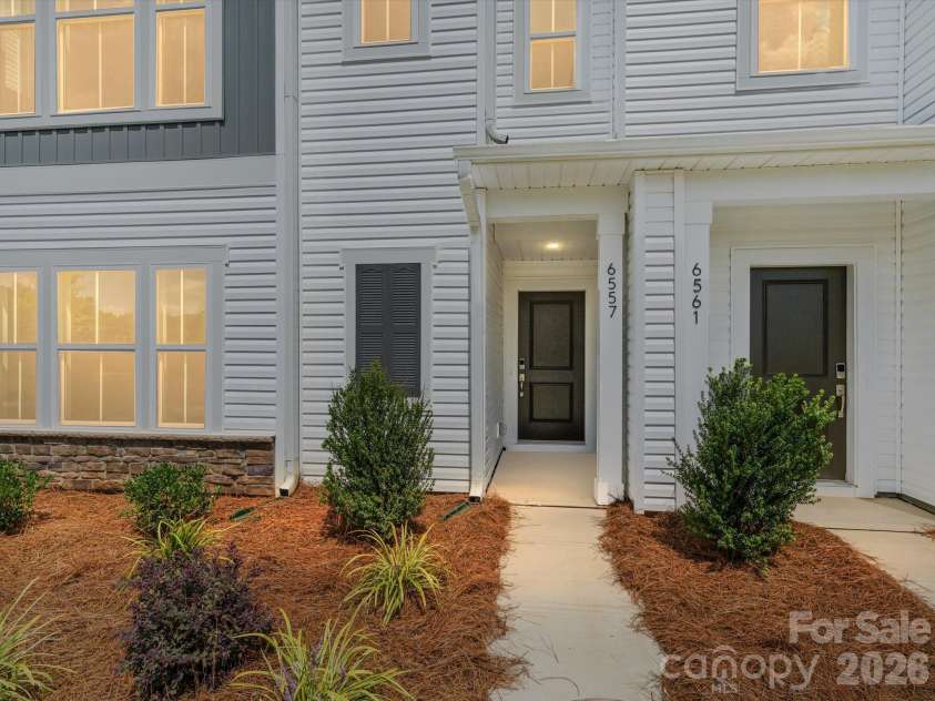 6557 Fire Lily Lane, Charlotte, NC 28216.  MLS# CAR4383907, YatesRealty ID 34325. 6557 Fire Lily Lane