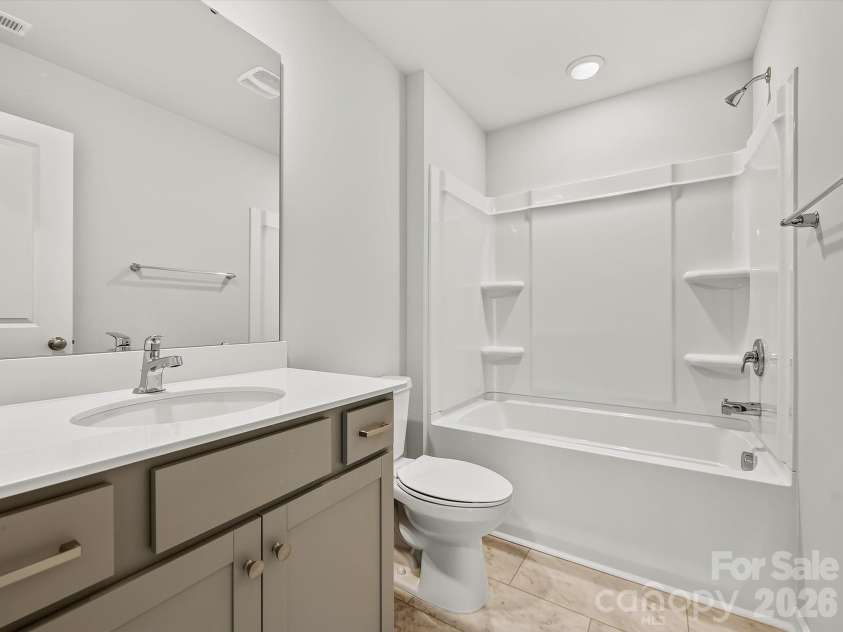 6557 Fire Lily Lane, Charlotte, NC 28216.  MLS# CAR4383907, YatesRealty ID 34325. Full Bath on 1st Floor