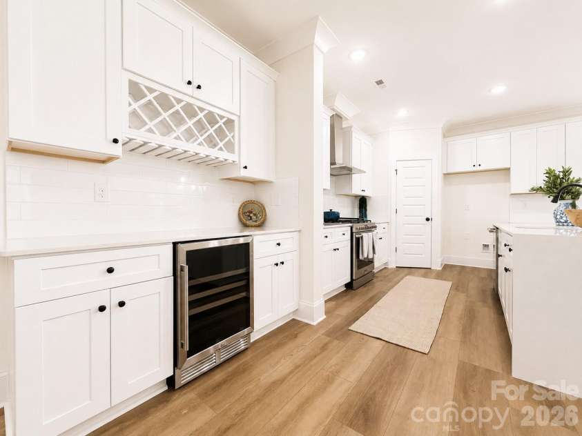 1224 Sharon Amity Road, Charlotte, NC 28211.  MLS# CAR4398923, YatesRealty ID 34326. 