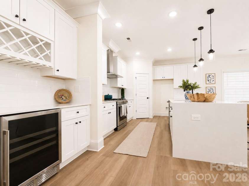 1224 Sharon Amity Road, Charlotte, NC 28211.  MLS# CAR4398923, YatesRealty ID 34326. 