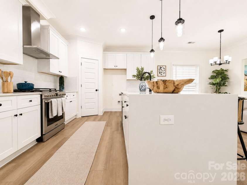 1224 Sharon Amity Road, Charlotte, NC 28211.  MLS# CAR4398923, YatesRealty ID 34326. 