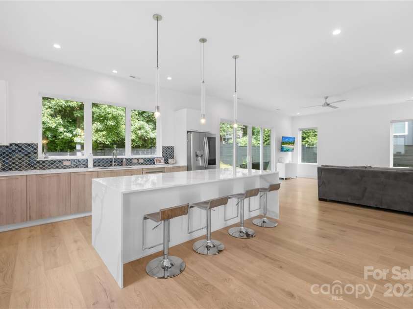 1627 Rama Road, Charlotte, NC 28211.  MLS# CAR4287612, YatesRealty ID 34326. 