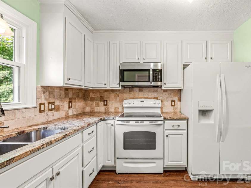 27 Unity Court, Etowah, NC 28729.  MLS# CAR4398907, YatesRealty ID 34327. 
