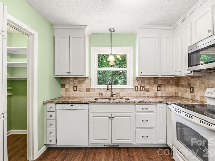 27 Unity Court, Etowah, NC 28729.  MLS# CAR4398907, YatesRealty ID 34327. 