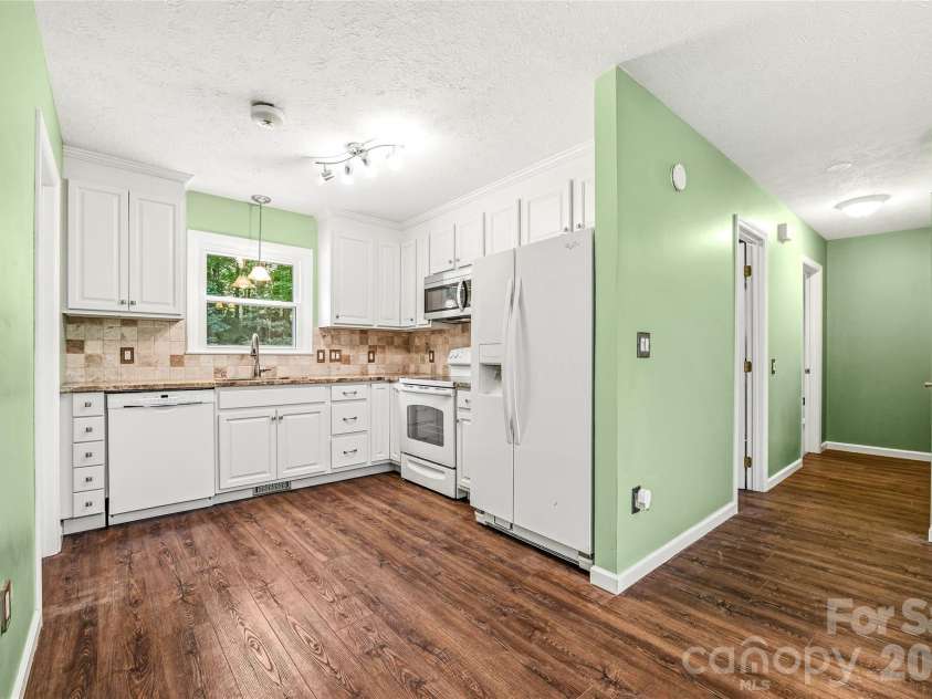 27 Unity Court, Etowah, NC 28729.  MLS# CAR4398907, YatesRealty ID 34327. 