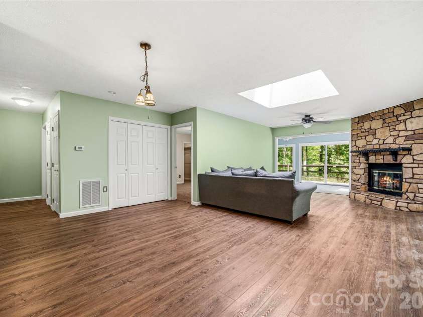 27 Unity Court, Etowah, NC 28729.  MLS# CAR4398907, YatesRealty ID 34327. 