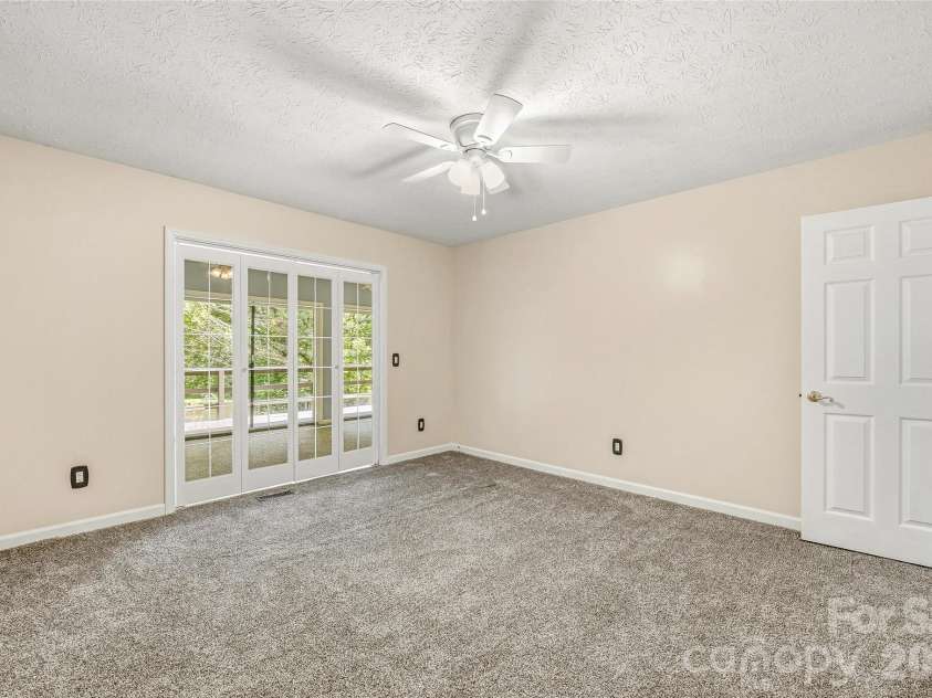 27 Unity Court, Etowah, NC 28729.  MLS# CAR4398907, YatesRealty ID 34327. 