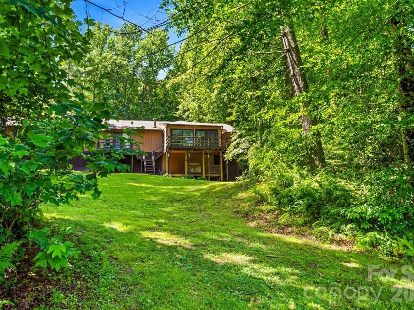 27 Unity Court, Etowah, NC 28729.  MLS# CAR4398907, YatesRealty ID 34327. 