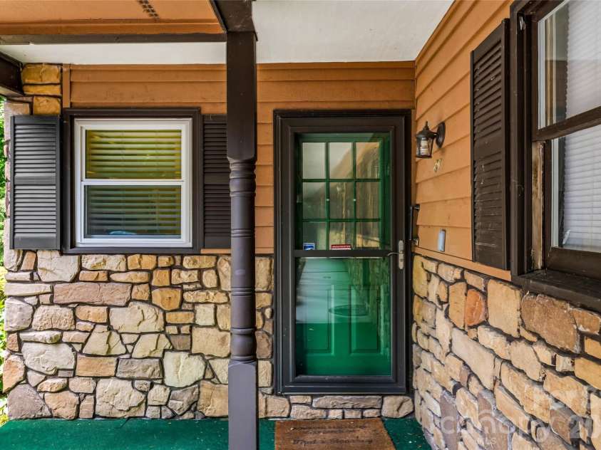27 Unity Court, Etowah, NC 28729.  MLS# CAR4398907, YatesRealty ID 34327. 