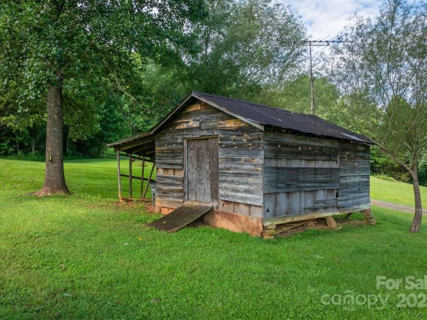 4521 Burns Road, Granite Falls, NC 28630.  MLS# CAR4288952, YatesRealty ID 34327. 