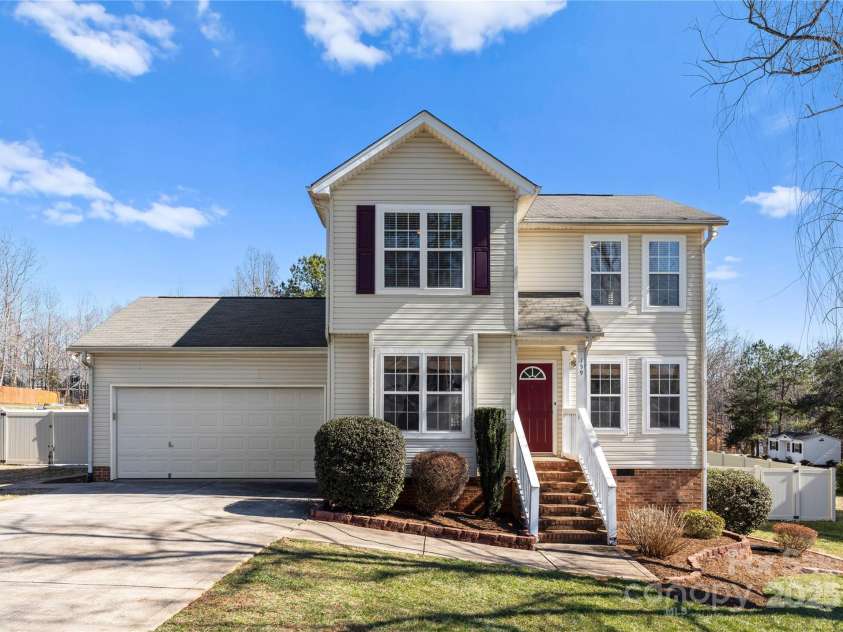159 Creekwood Drive, Mooresville, NC 28117.  MLS# CAR4227542, YatesRealty ID 3433. 
