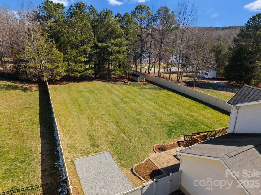 159 Creekwood Drive, Mooresville, NC 28117.  MLS# CAR4227542, YatesRealty ID 3433. 
