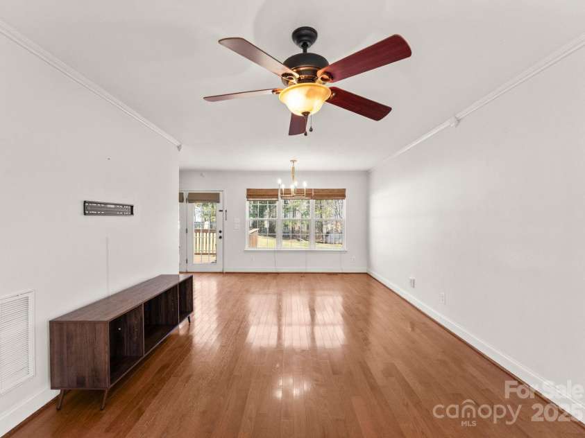 159 Creekwood Drive, Mooresville, NC 28117.  MLS# CAR4227542, YatesRealty ID 3433. 